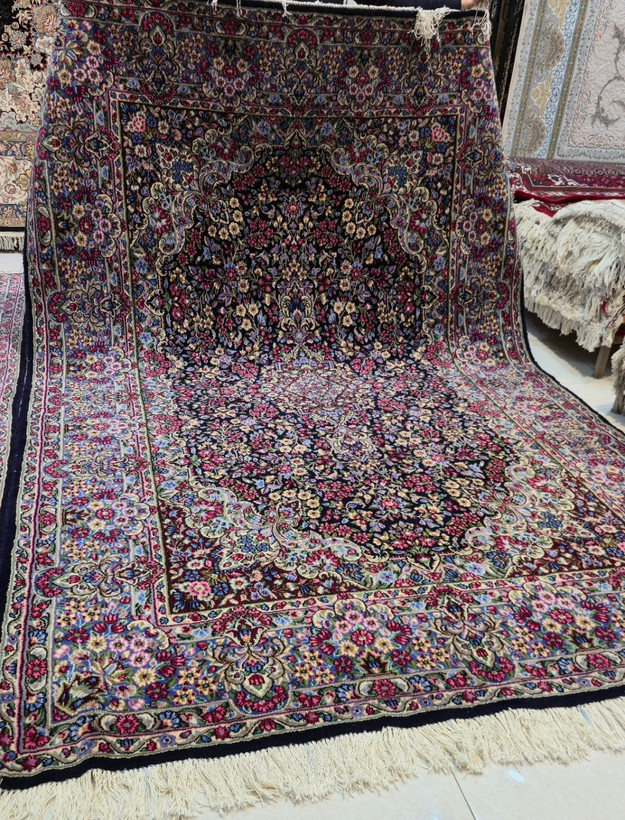 فرش دستباف جفت شش متری گل ریز کرمان