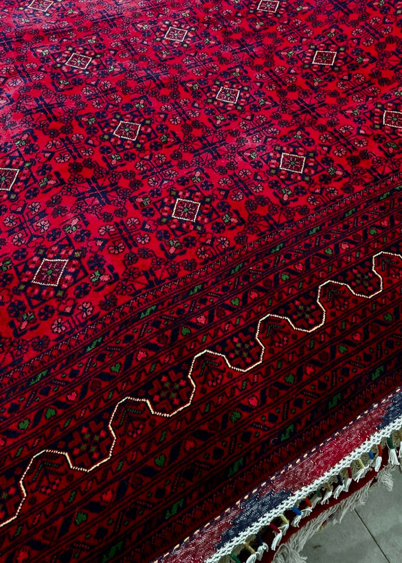 فرش دستباف نه متری بلوچی نقشه بخارایی تمام کرک نوع درجه ۱