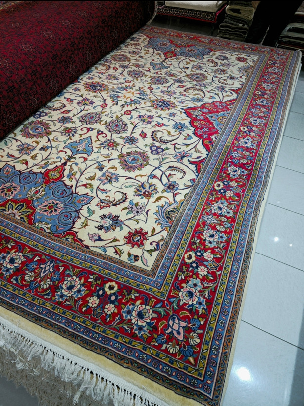 فرش دستباف نه متری ساروق درحد نو