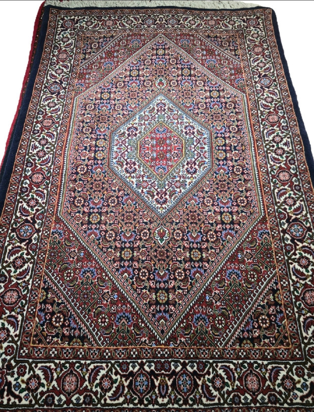 فرش دستباف قالیچه دو ذرع نقشه ماهی بیجار