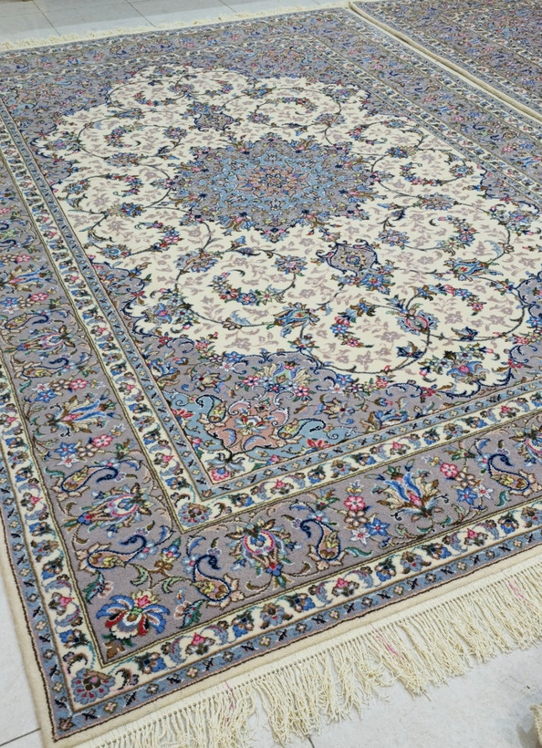 فرش دستباف جفت نه متری نقشه لچک ترنج حاشیه خاکی