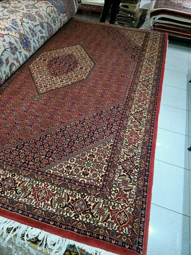 فرش دستباف نه متری نقشه ماهی بیجار روناسی