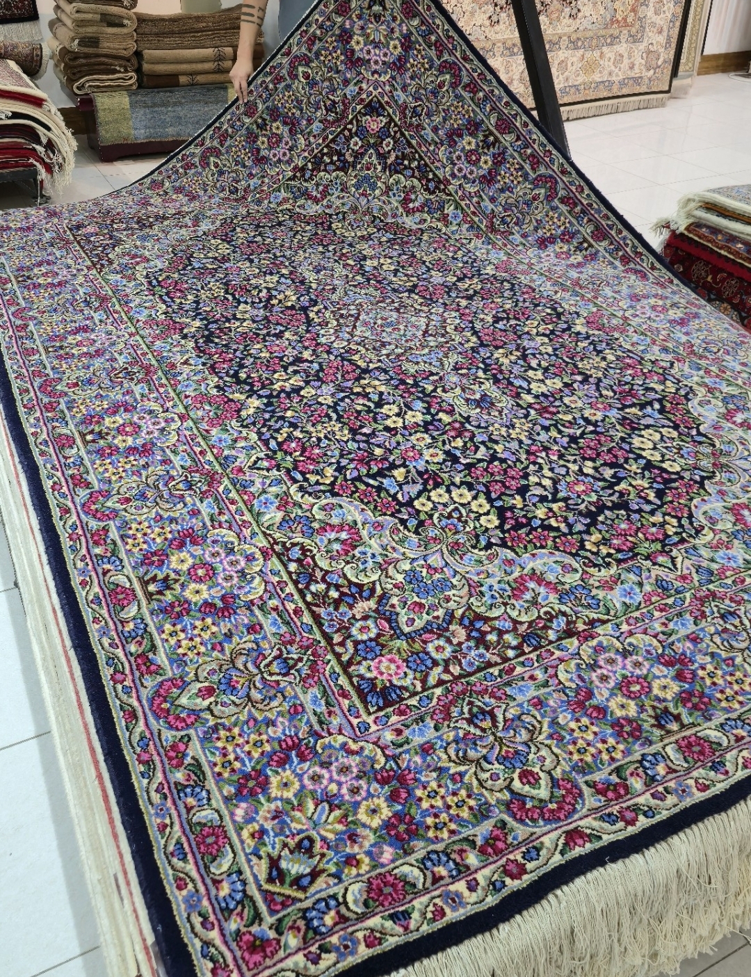 فرش دستباف جفت شش متری گل ریز کرمان