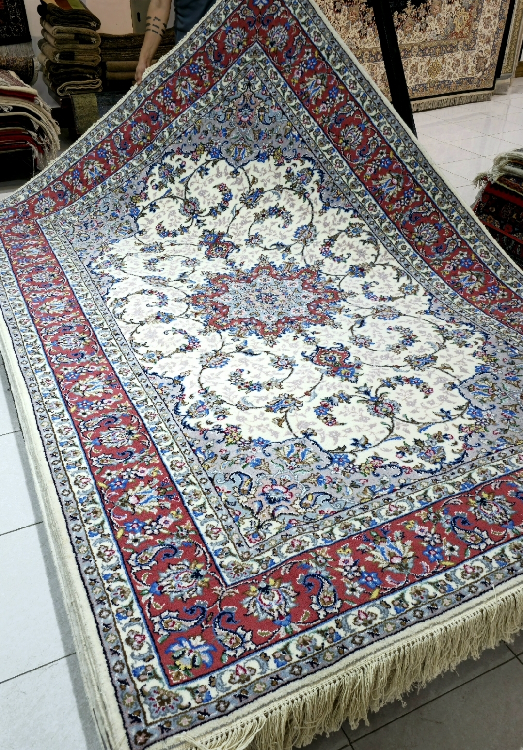 فرش دستباف جفت شش متری لچک ترنج حاشیه پیازی بافت یزد(اردکان)